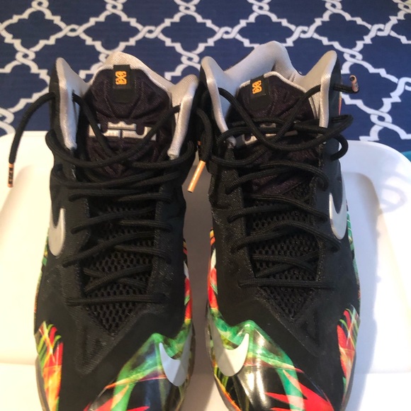 Nike Kids Multicolor Athletic Shoes - Picture 2 of 4